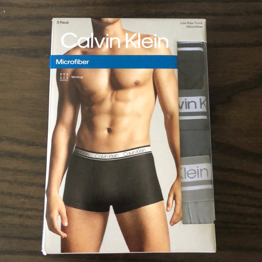 Mens Calvin Klein Microfiber Low Rise Trunks - 3 Pack - Blk/Dk Gry/Lt Gry - Sz S